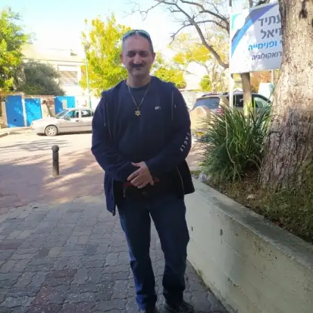 Eduard, 52פתח תקווה 