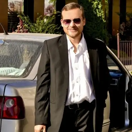 Ilya, 38 
