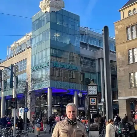 Dima, 58 