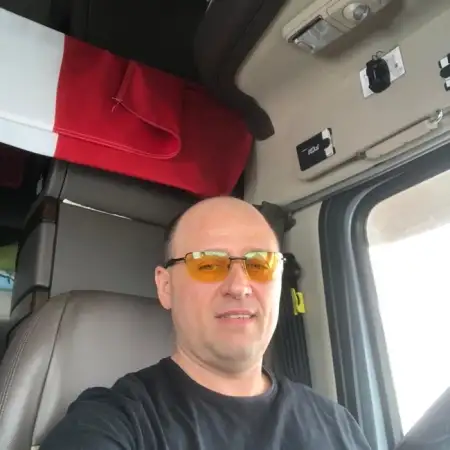 Oleg, 49 אשדוד