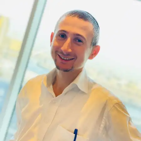 Maksim, 32