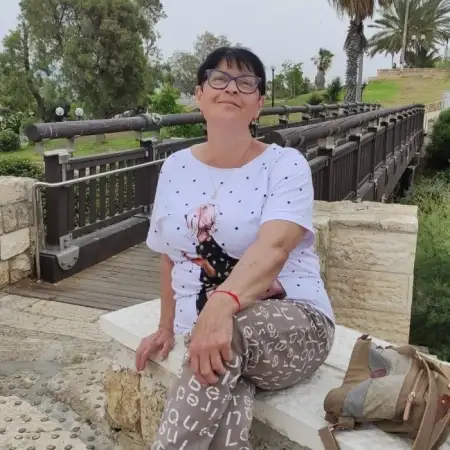 גלינה, 63 פתח תקווה