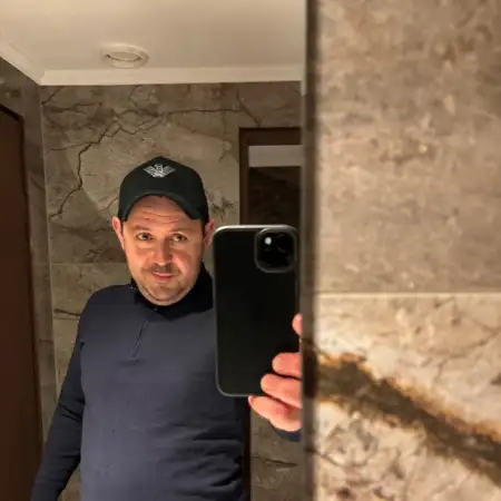 Evgeni, 42