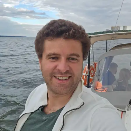 Alex, 41