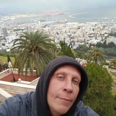 Andrii, 46 חולון
