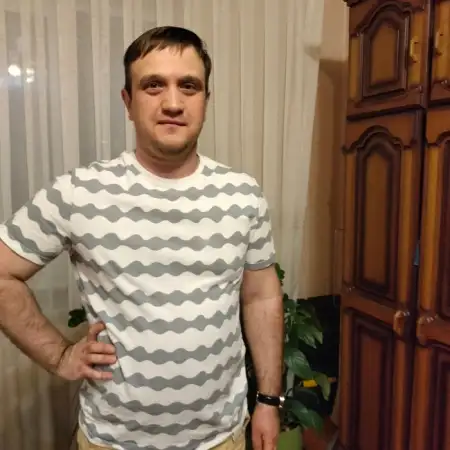 Yonatan, 33