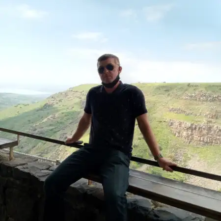 Serj, 44תל אביב