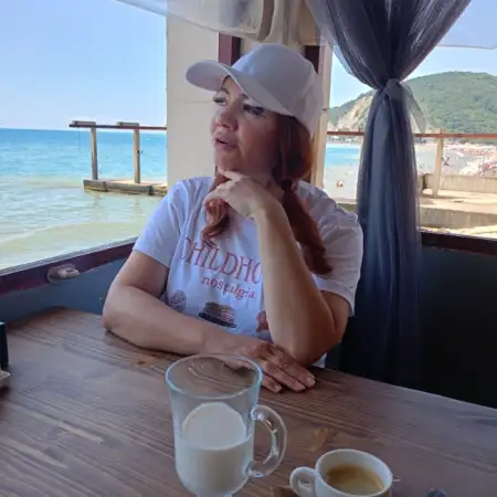 Liliya, 45