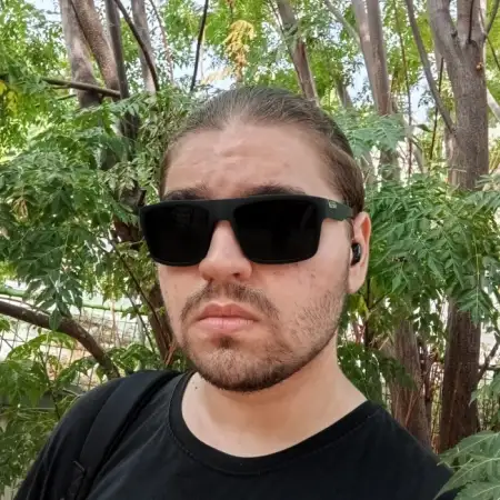 Denni, 24בת ים 