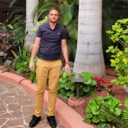 Georgy, 37