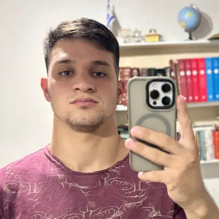 Lucas, 25