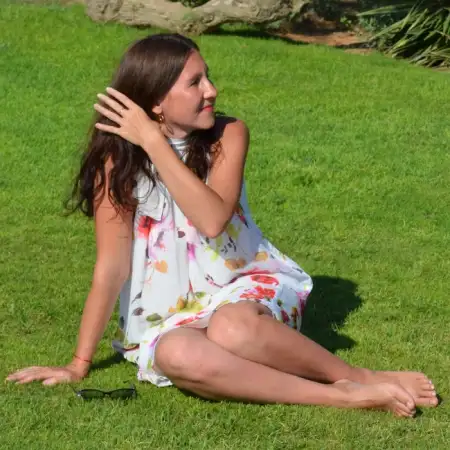 Nadya, 43