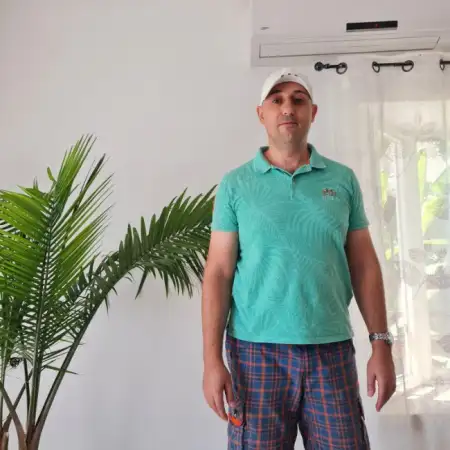 אריאל, 49תל אביב