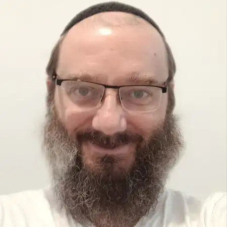 Moshe, 44