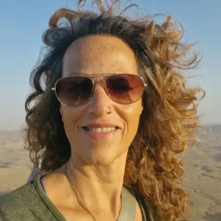 AviP, 57 — פתח תקווה