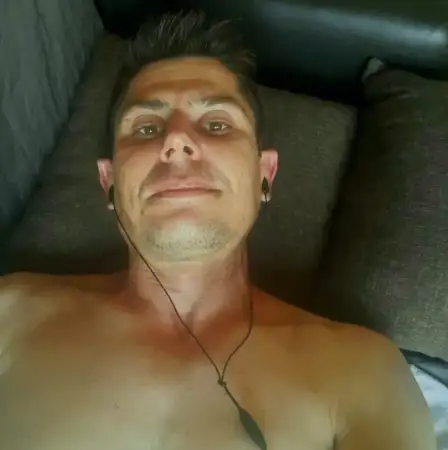 Denis, 37ירושלים 