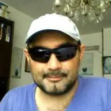 תמונה Moshe 1 это я, не мытый, не бритый, уставщий как сволачь.

А вот если меня отмочить,отстирать,открахмалить,и дать немного выспаться.

Буду пушистым и белым и любимым