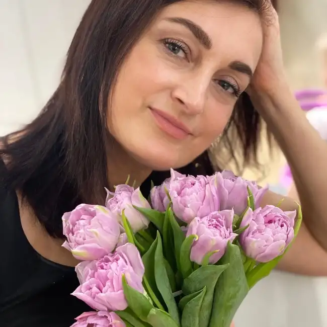 Valya, 54