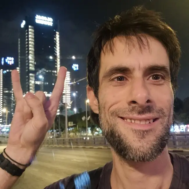 Eran, 41