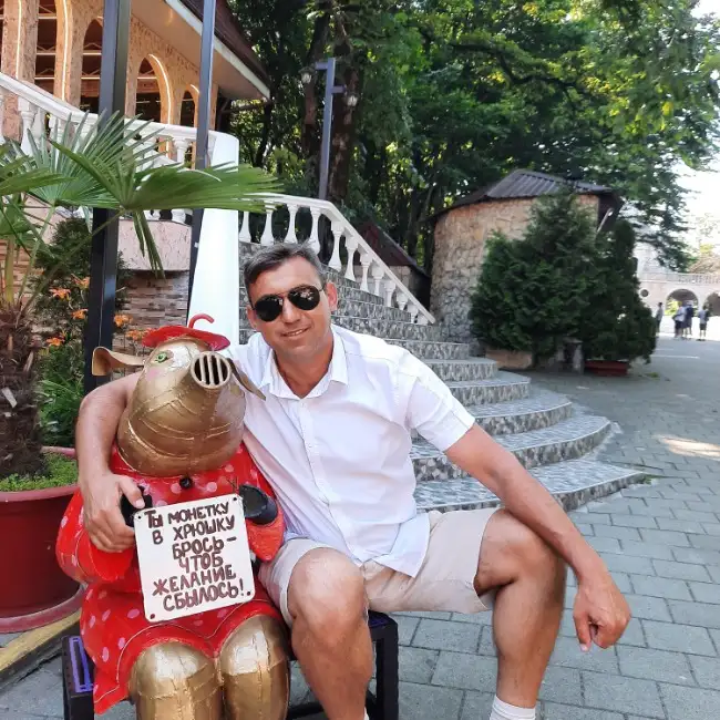 Igor, 48 