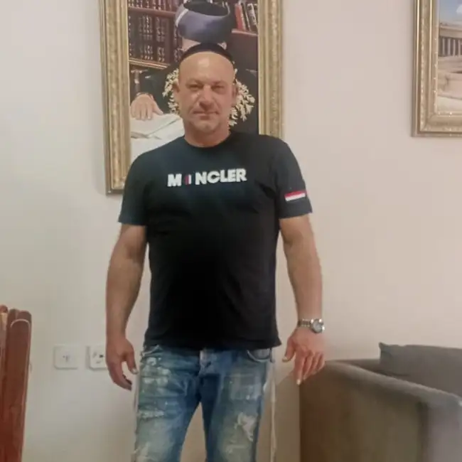 דרור, 45, קריית גת - דייט לי