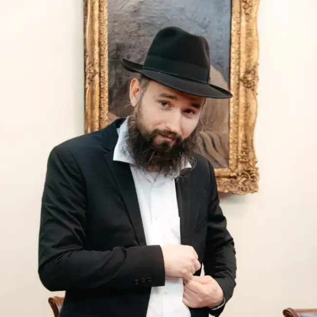 פרץ, 34 - דייט לי