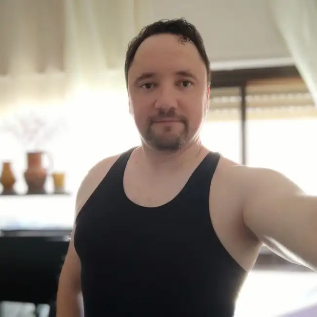 Eli, 40