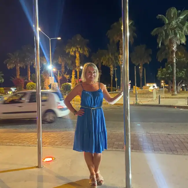 אירינה · 44 ·