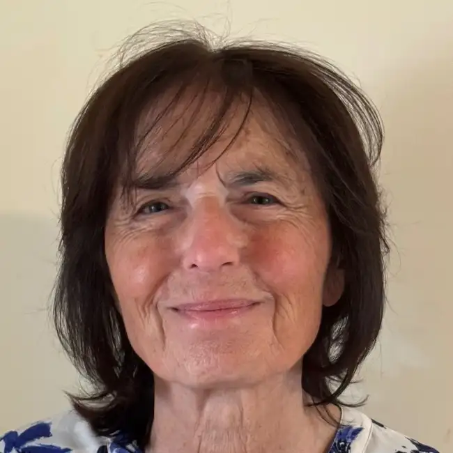 Terrie, 70 - דייט לי