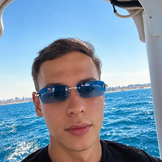 Briy, 30 - דייט לי
